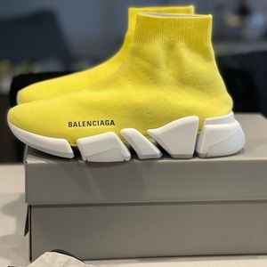 WOMEN'S SPEED 2.0 RECYCLED KNIT SNEAKER WITH TRANSPARENT SOLE IN YELLOW